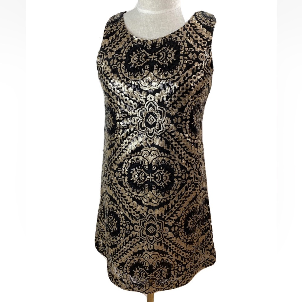 NWT Jun & Ivy sequined sheath dress sequined in gorgeous tiny black and gold